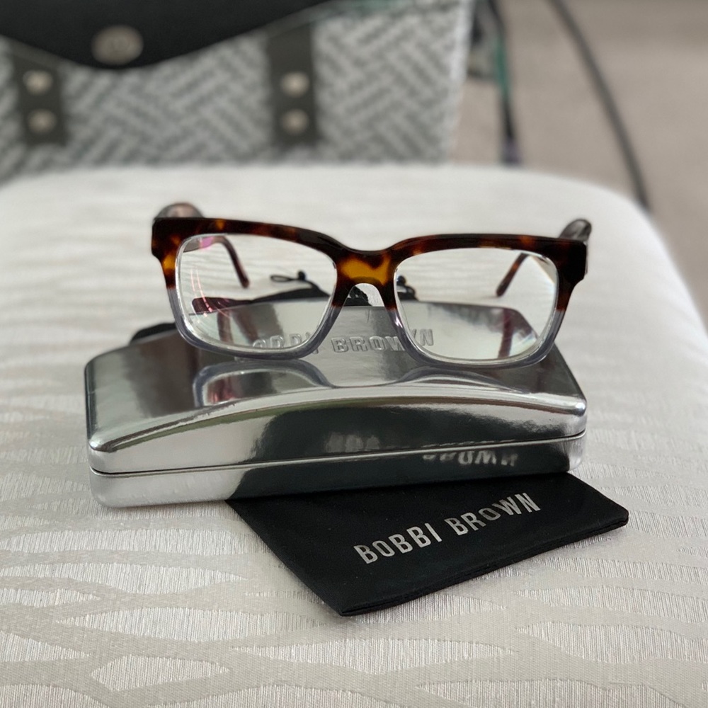 Bobbi Brown The Avery glasses
